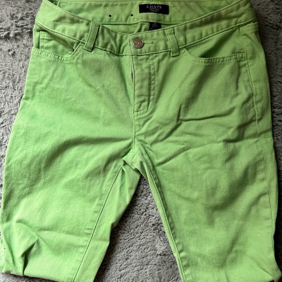 Like New Woman’s Petite Capris - Picture 3 of 3